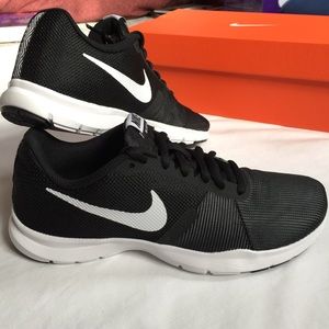 Nike Bijoux Sneaker ✨ Price Firm